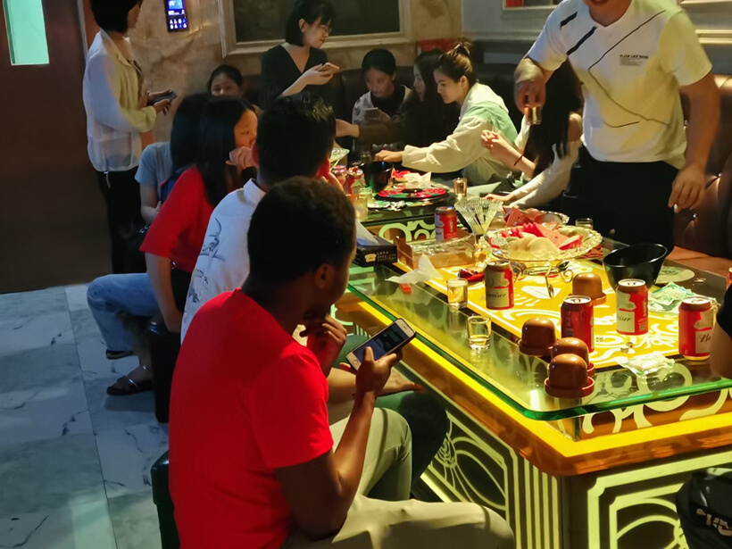 建圳達(dá)電線電纜有限公司，員工聚餐活動(dòng)